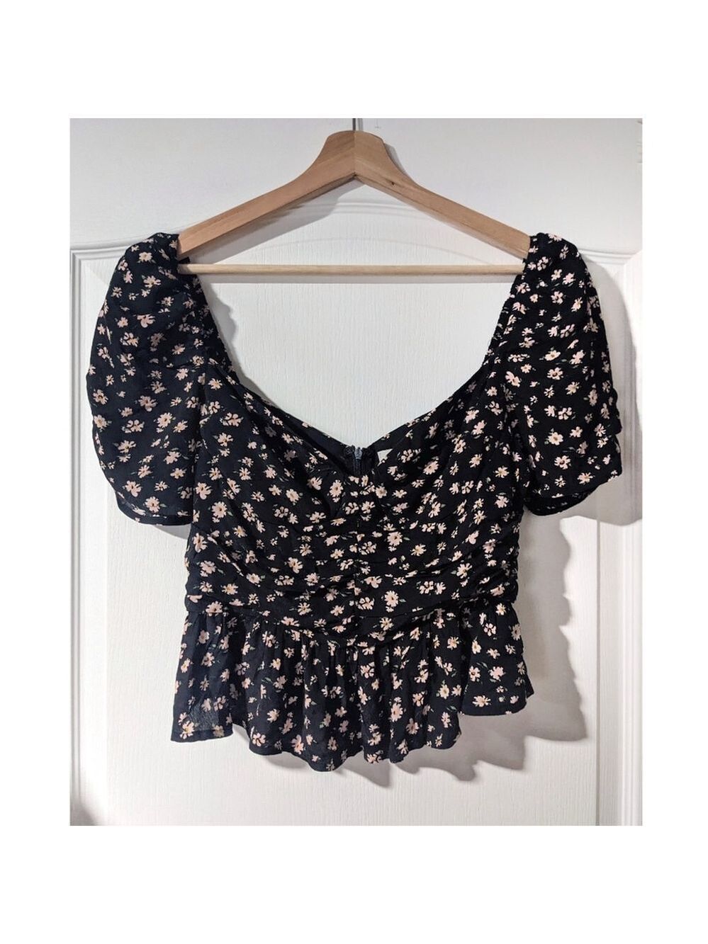 ASTR the Label | Sweetheart neckline top in Floral ditsy print - Picture 3 of 14
